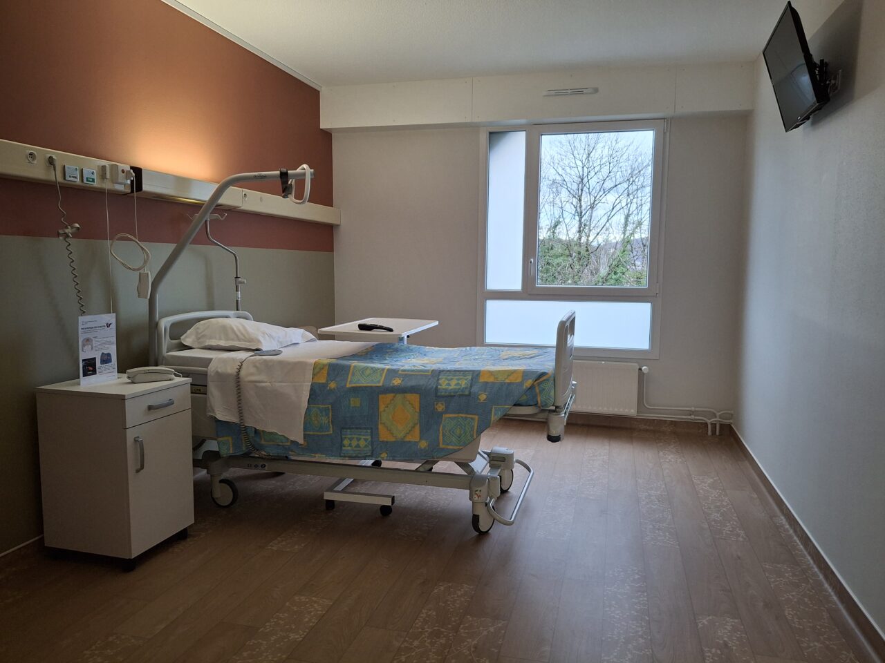 Chambre rénovée orange 2